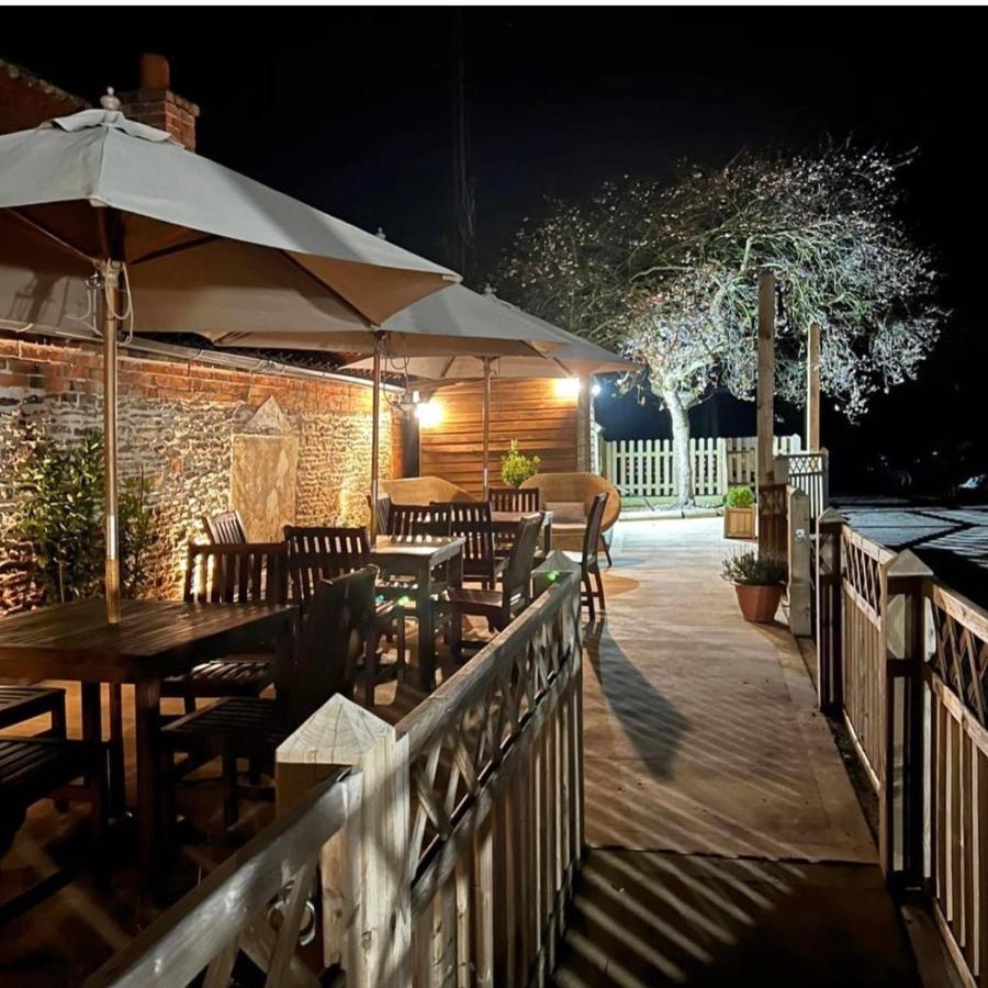 The Boot And Shoe Inn Flintham Buitenkant foto