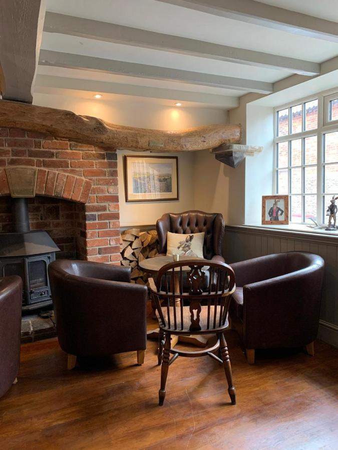 The Boot And Shoe Inn Flintham Buitenkant foto
